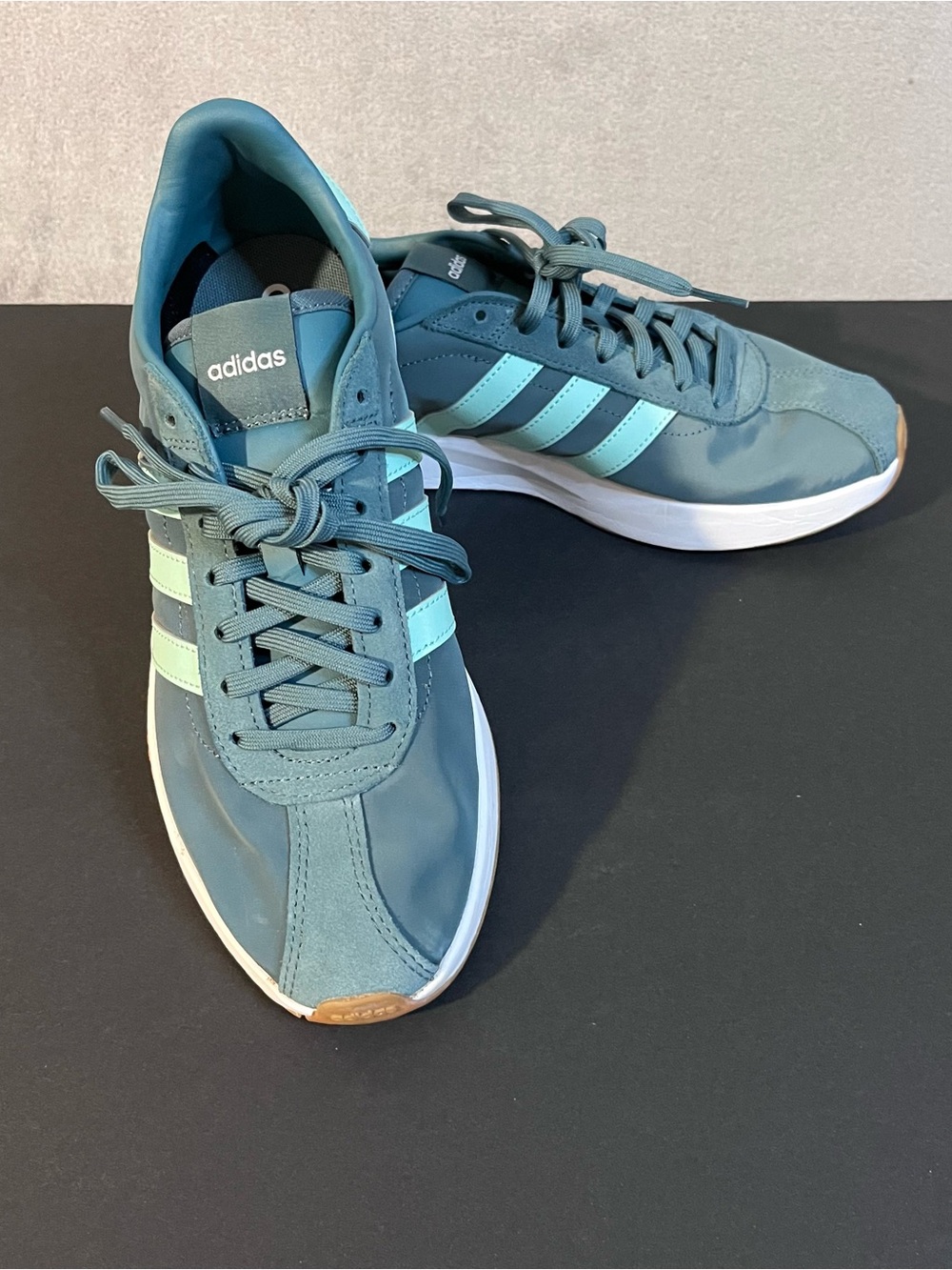Adidas Womens 8 Teal Green Runner Sneaker AK19381 Mint Stripes